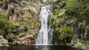 El impresionante salto de agua en medio de las sierras de Córdoba.