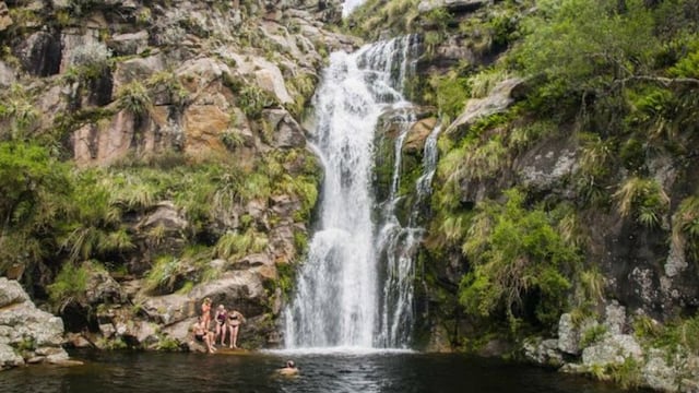 El impresionante salto de agua en medio de las sierras de Córdoba.