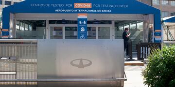 Centro de Testeos en Ezeiza (Foto: Clarín)