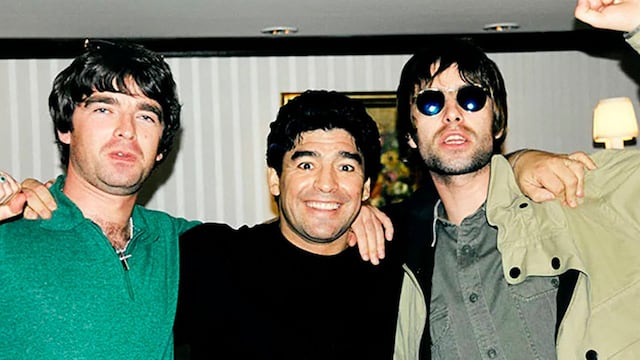 “Desnudó a los Oasis”: la increíble historia de la fiesta de Maradona a la que fueron Cristian Castro y los hermanos Gallagher