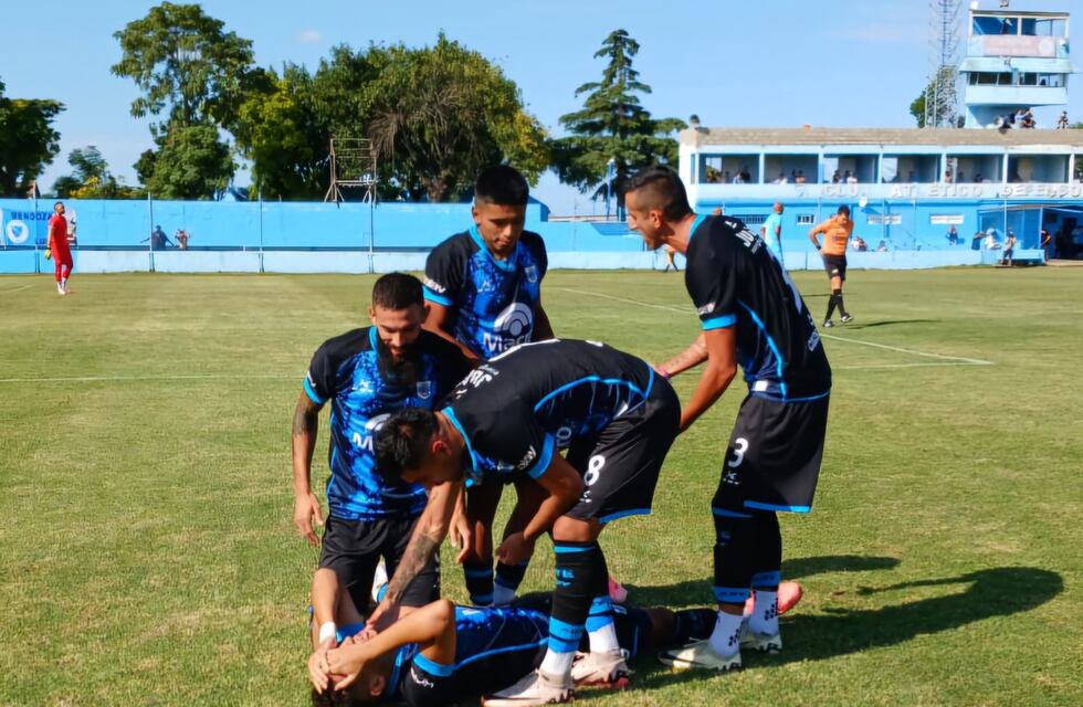 Primera Nacional: el “Lobo” jujeño pegó en los momentos justos, goleó y volvió a ganar