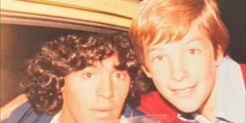 Finalmente el chico pudo tener su foto con "El Diego".