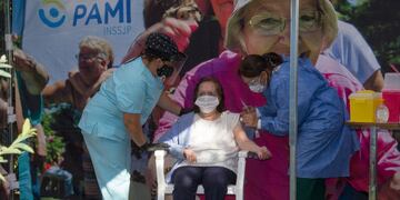 Arrancó la vacunación de adultos mayores en Azul