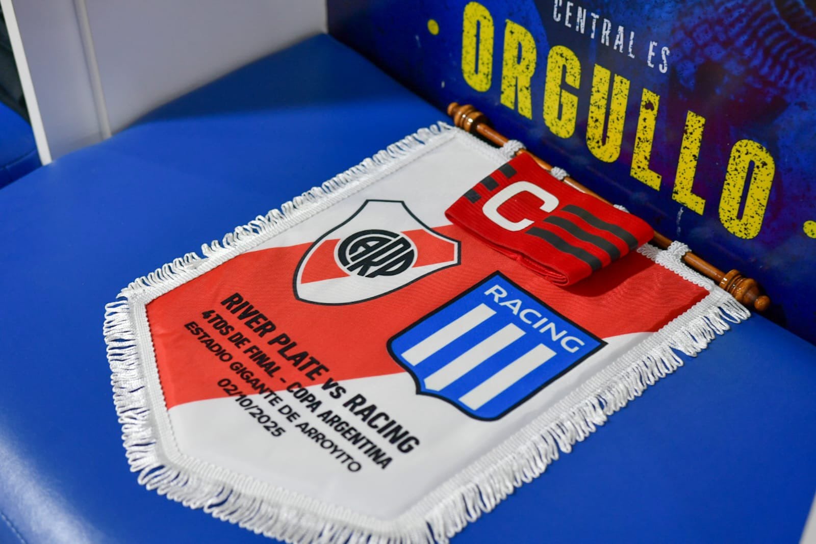 Todo listo para el partido en cancha de Rosario Central de Racing y River. (Prensa Copa Argentina).