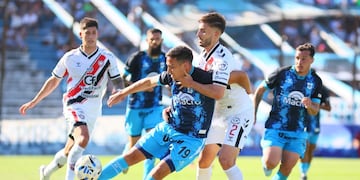 En una tarde "caliente", el “23 de Agosto” explotó de alegría con la victoria del “Lobo” jujeño frente a Chacarita Juniors.