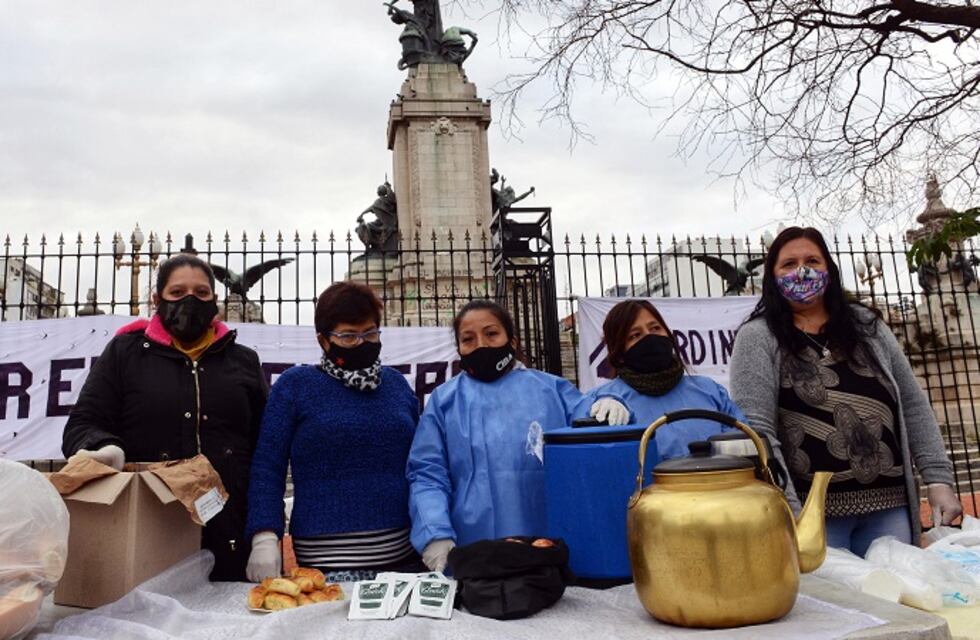 Organizaciones sociales realizaron “desayunos populares” en reclamo de asistencia