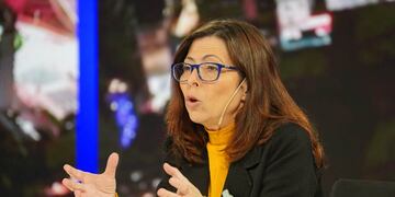 Batakis, crítica con los turistas, pero su hijo está de viaje.