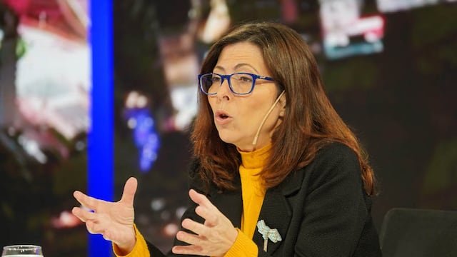 Batakis, crítica con los turistas, pero su hijo está de viaje.