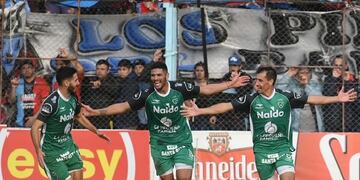 Lucas Passerini junto a Guillermo Farré en la época de jugador del DT de Belgrano (Diario Democracia de Junín)