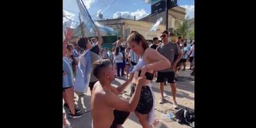Le propuso casamiento en pleno festejo por Argentina campeón en San Luis.