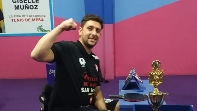 Marcelo López, campeón argentino de tenis de mesa adaptado.