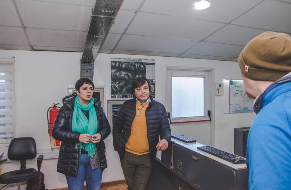 Rescate en Glaciar Martial: Yésica Garay se reunió con Defensa Civil Municipal y destacó su participación en la Comisión de Auxilio