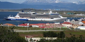 Municipalidad junto a Nación promocionan la oferta turística de Ushuaia y Antártida en Francia
