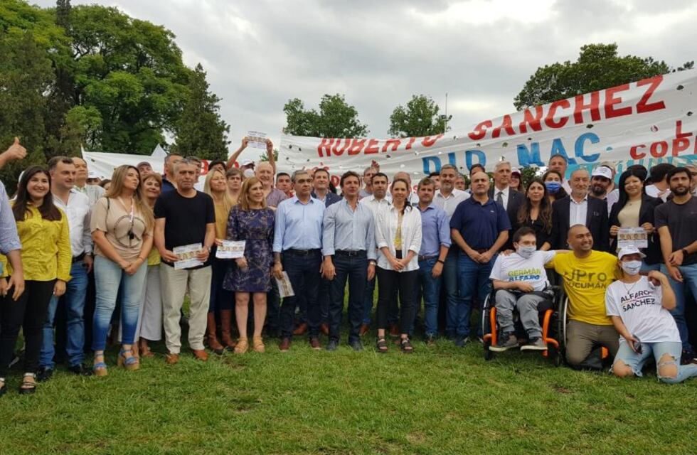 Con una foto grupal, Juntos por el Cambio cerró la campaña en Tucumán