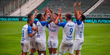 Godoy Cruz ganó y el plantel se lo dedicó a al "Morro" García.