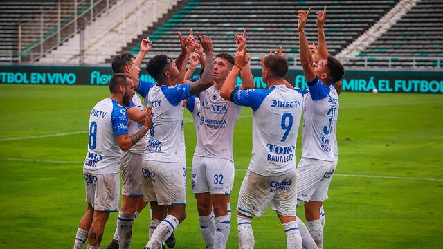 Godoy Cruz ganó y el plantel se lo dedicó a al "Morro" García.