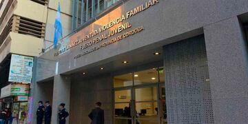 No aplicaron condena porque el joven logró seguir sus estudios y consiguió trabajo.