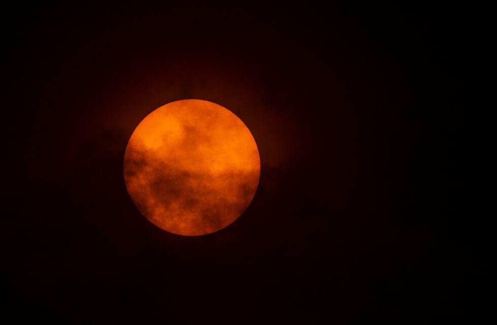 El eclipse llegó a su totalidad, y en Río Negro y Neuquén se convirtió en noche