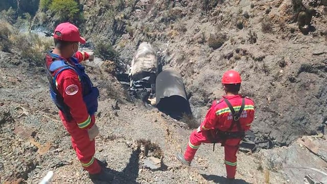 Los cuerpos aparecieron calcinados en una ruta boliviana. Foto: El Deber