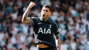 El golazo del cordobés para la goleada del Tottenham.