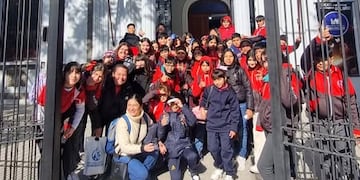 El circuito histórico incluyó sitios emblemáticos como la Estación, la Biblioteca Nicolás Avellaneda y la Plaza Bartolomé Mitre.