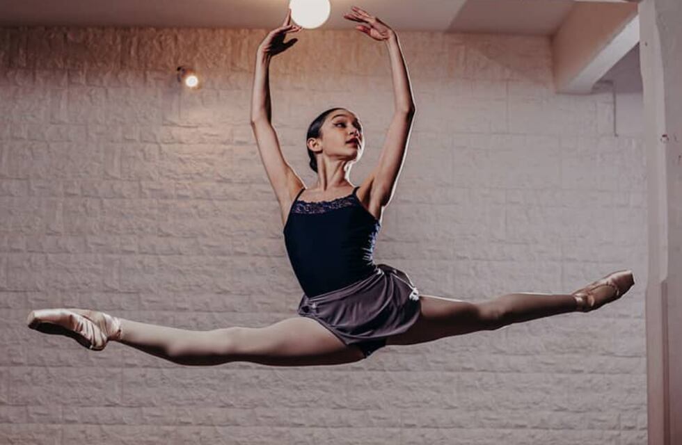Azul Ardizzone, la santafesina de 15 años que brilla en el Ballet de Hamburgo en Alemania