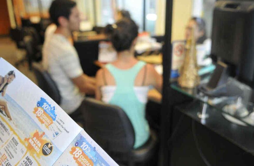Advierten que también suspendieron las ventas de viajes con tarjeta dentro del país