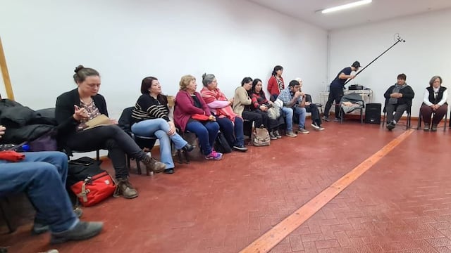 La Universidad Nacional de Tierra del Fuego organizó en la ciudad de Río Grande un conversatorio en torno al documental "Los Onas: la vida y muerte en Tierra del Fuego"