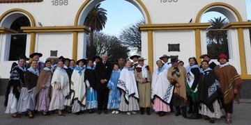 Uset encabezó el acto por el 206° Aniversario de la declaración de Independencia Nacional