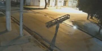 El robo quedó registrado por las cámaras de seguridad del lugar.