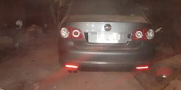 Oberá: se soltó el freno de mano y se incrustó contra una vivienda.