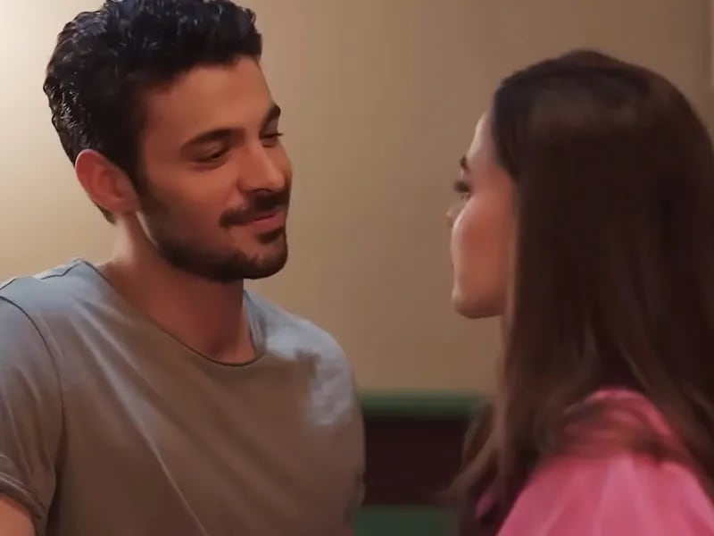 La película de Netflix sugerida se llama Lecciones privadas.