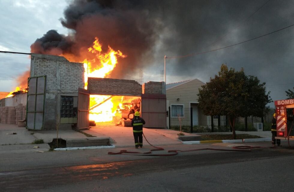 Una familia perdió todo en un incendio y sus vecinos organizan una campaña para ayudarlos