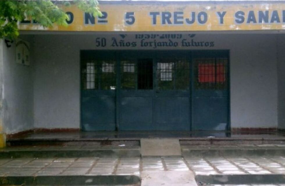 Impresionante: así quedó el patio de una escuela de Santiago del Estero por el temporal