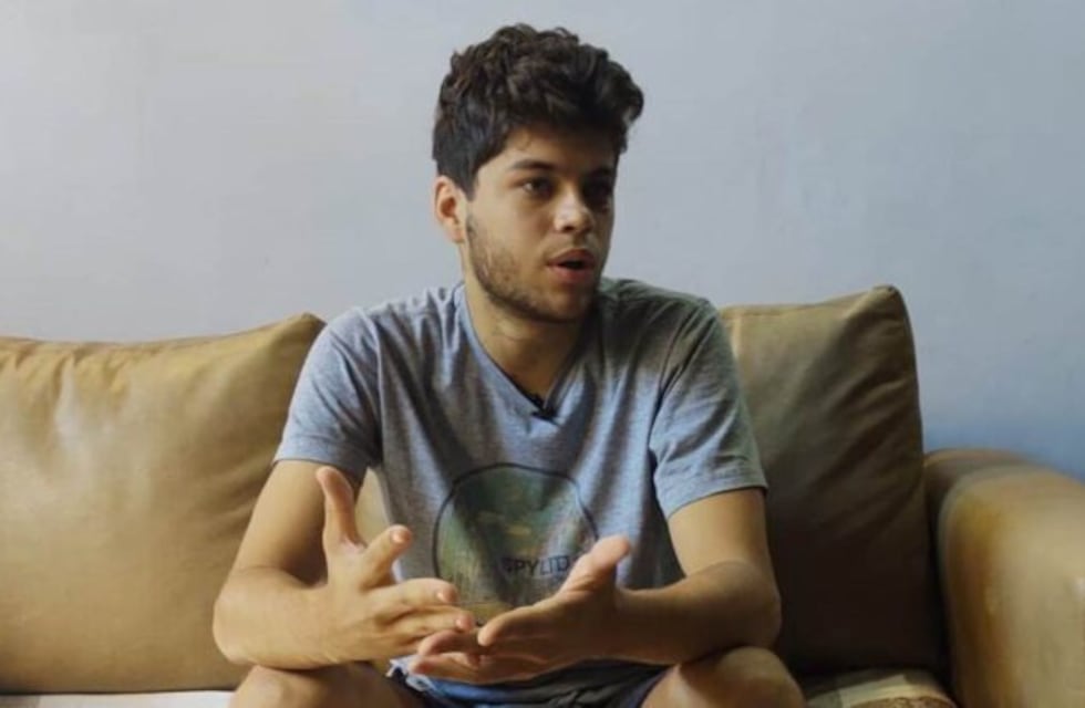 Manuel Sánchez el joven baleado y apuñalado por Negrete brindó una entrevista desde su casa