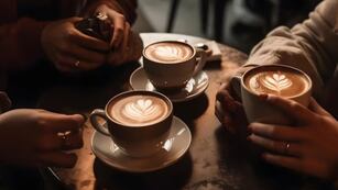 Cómo se relaciona el consumo excesivo del café en la pérdida cognitiva.