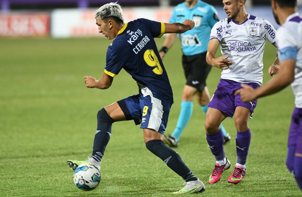 Rosario Central derrotó a Defensor Sporting de Uruguay en su último partido de la Serie Rio de la Plata