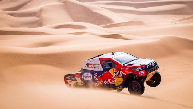 Nasser Al- Attiyah y su Toyota Hilux, dominadores de la anteúltima etapa del Dakar 2021.