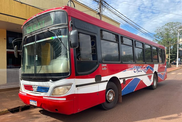 Debate por la prórroga del transporte en Eldorado: concejal exige un nuevo llamado a licitación pública.