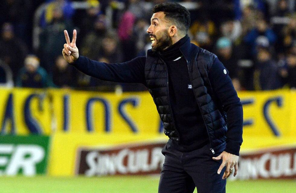 Jonatan Candia casi marca el primero para Rosario Central ante Independiente