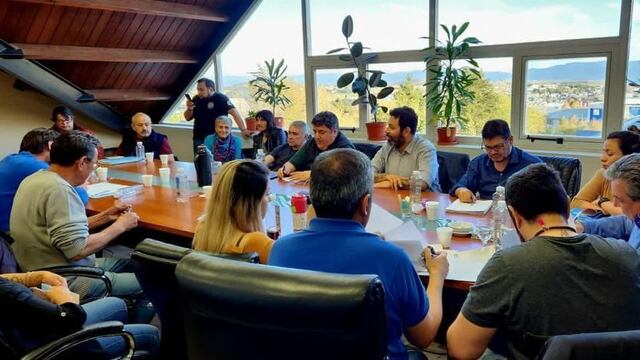 Becerra destacó el acuerdo salarial alcanzado por el Ejecutivo municipal y los gremios