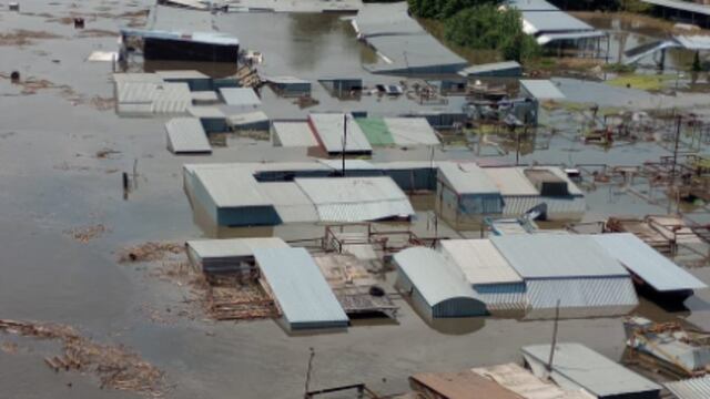Las inundaciones que generaron el bombardeo en la represa de Kajovka.