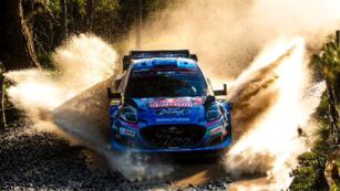 Tanak, su navegante Jarveoja y el Ford Puma Rally1 de M-Sport, ganadores en Chile.