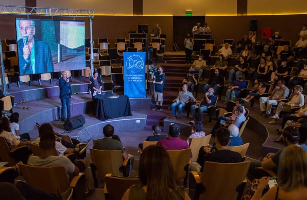 San Martín presentó su Museo Sonoro y distinguió a artistas locales