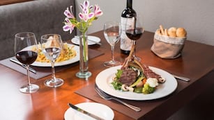 Pasar las fiestas en el restaurante Bistro del hotel Holiday Inn Córdoba.