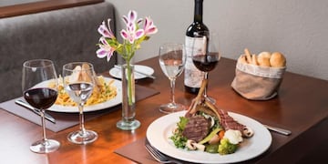 Pasar las fiestas en el restaurante Bistro del hotel Holiday Inn Córdoba.