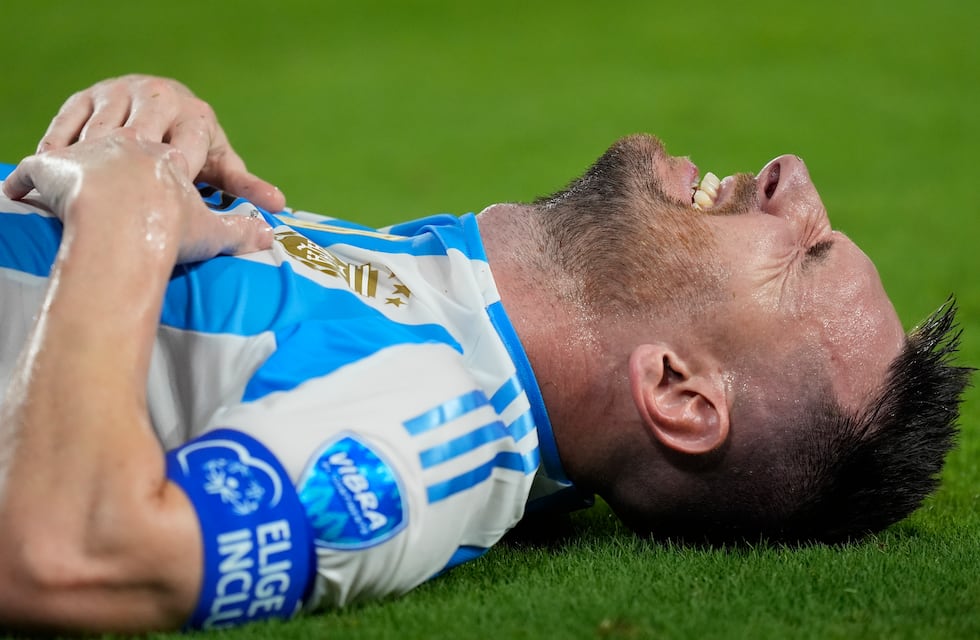 Lionel Messi salió lesionado en el segundo tiempo: el llanto desconsolado del capitán