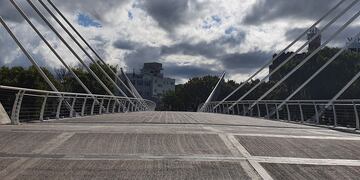 Puente peatonal "Centenario" de Villa Carlos Paz. (Foto: VíaCarlosPaz).