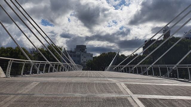 Puente peatonal "Centenario" de Villa Carlos Paz. (Foto: VíaCarlosPaz).