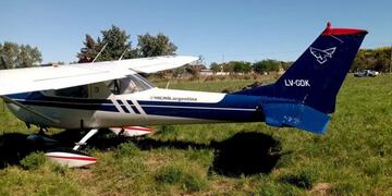 Aterrizaje de emergencia en inmediaciones al Lago Urugua-í.